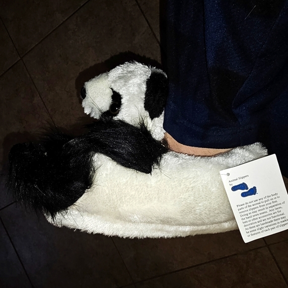 BNWT PANDA SLIPPERS!! 🐼 - Picture 3 of 10